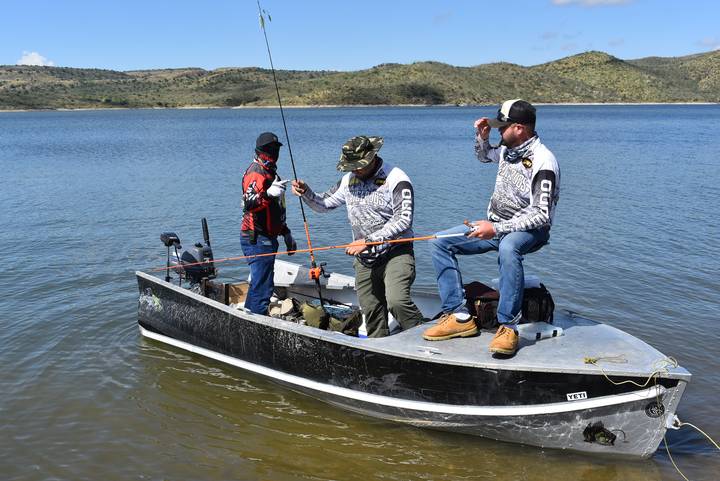 Dia de pesca en Presa El Parral en Matamoros Chihuahua 02