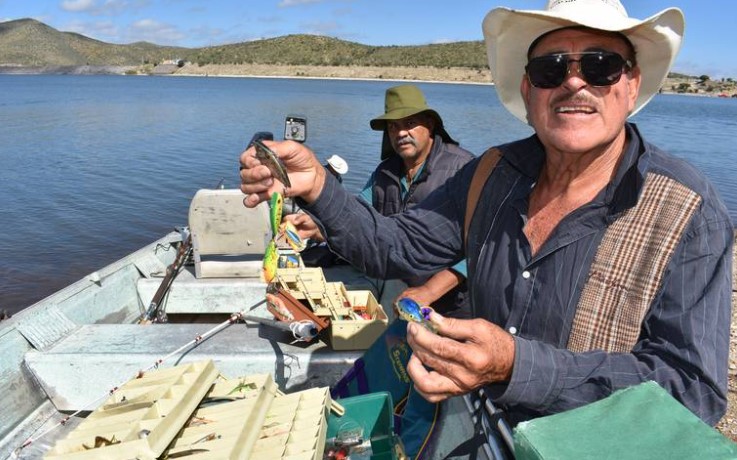 Dia de pesca en Presa El Parral en Matamoros Chihuahua