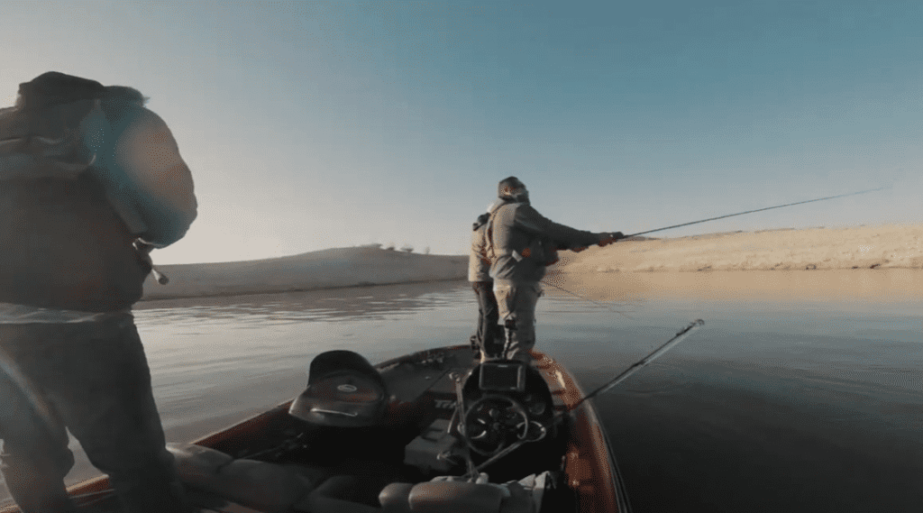 Pescando en Presa La Boquilla en San Francisco de Conchos Chihuahua Mexico